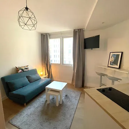 Apartment Dans Le Triangle D'or De *